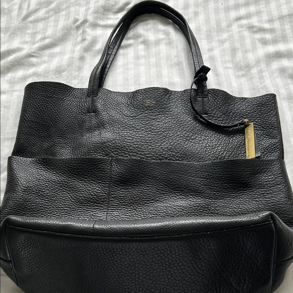 Vince Camuto Handbags - Vince Camuto Black Pebbled Leather Tote
